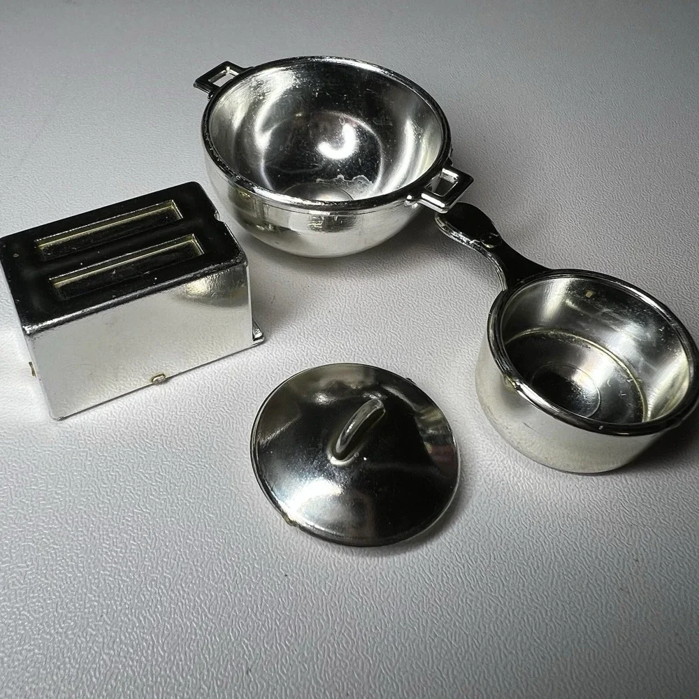 Vintage Barbie Dollhouse Kitchen Accessory Lot Miniature Toaster Pot Handle‎ Lid